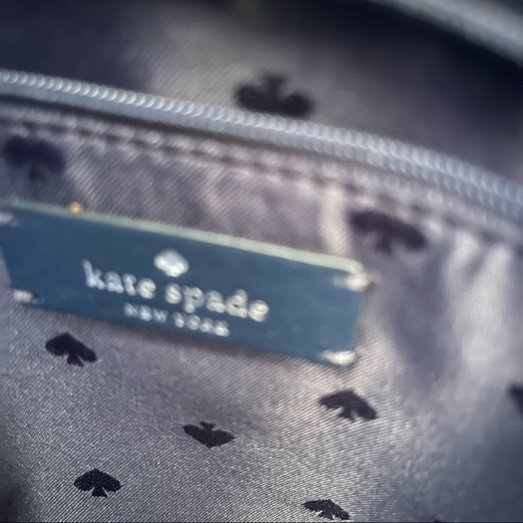 Kate Spade tote bag in great condition. - Picture 2 of 6